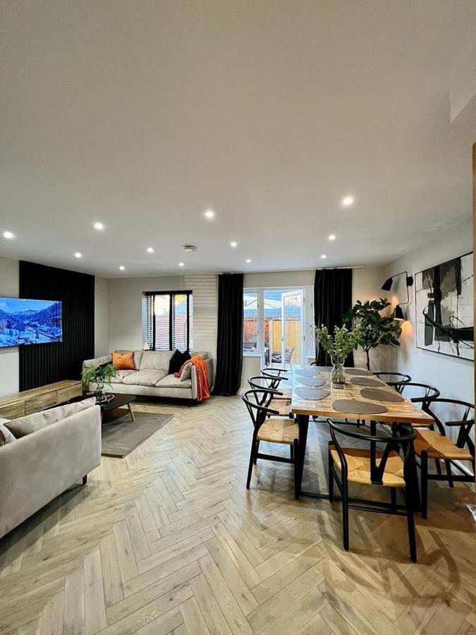 Charming 3-Bed House With 1 Parking Space Кентърбъри Екстериор снимка